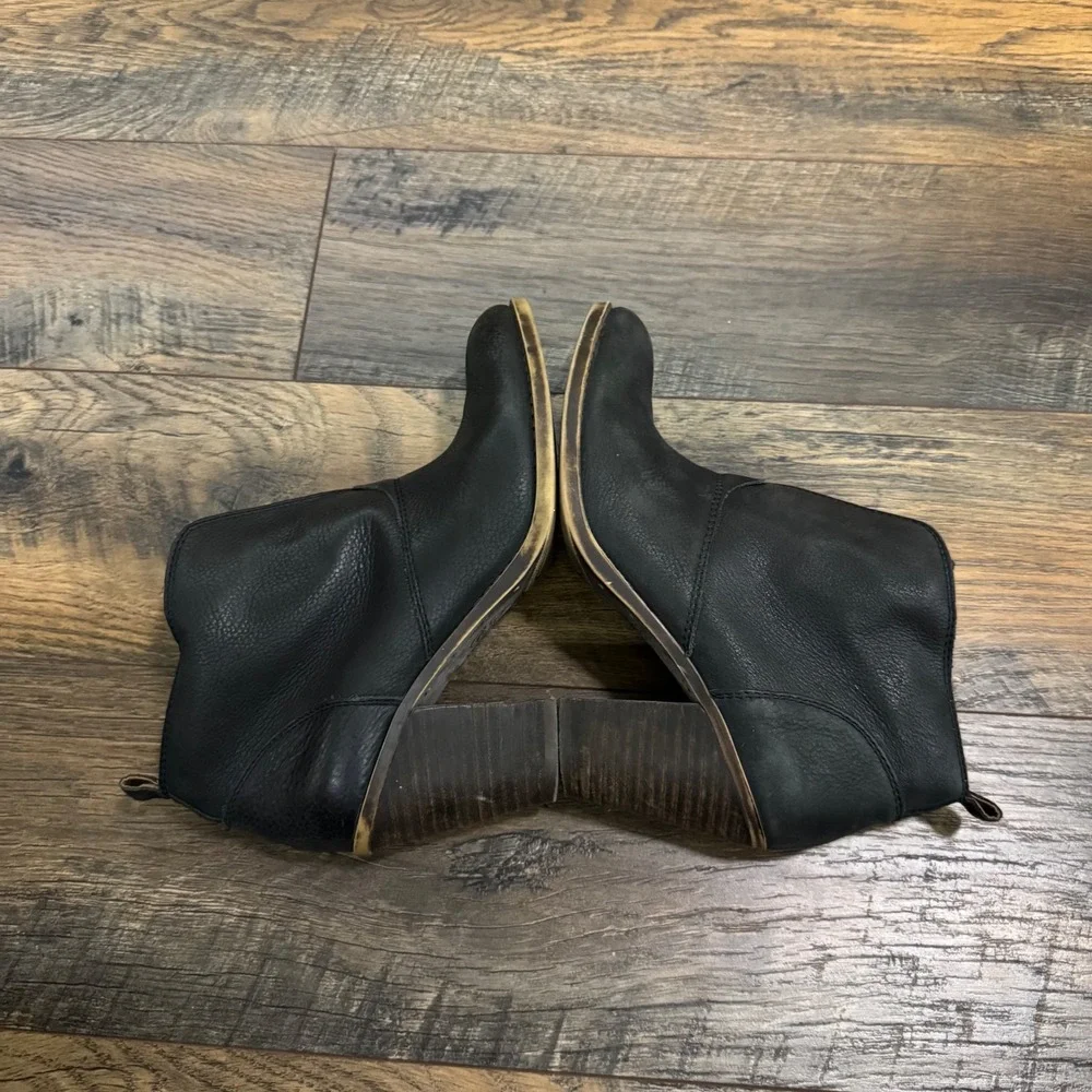 Lucky Brand‎ Ellen Black Leather Ankle Booties Women's 7.5 Western Heeled Boots